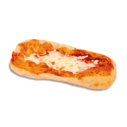 Pizza ovalada de masa fina con salsa de tomate y mozzarella fundida, fondo blanco