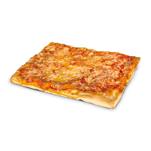 Pizza rectangular de queso con mozzarella fundida y salsa de tomate sobre una masa gruesa y dorada, fondo blanco.