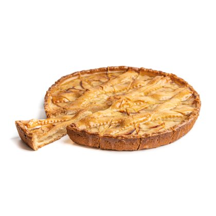 Tarta de manzana redonda con base dorada, cortada en porciones, con una porción retirada mostrando el relleno cremoso.